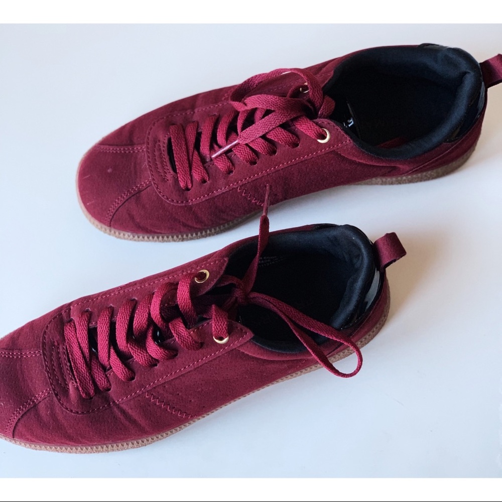 Burgundy primary sneakers